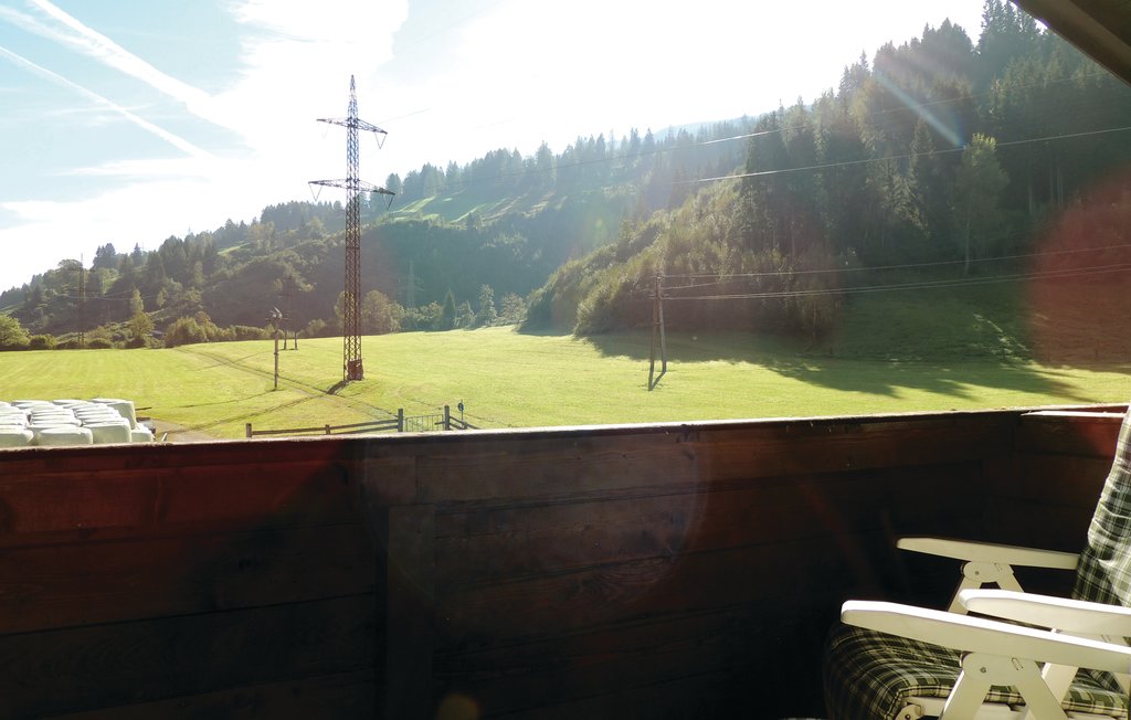 Telephone: (0043) 66417 show. Helmut Fritzenwallner. Hgmoos 34, AT-5660, Taxenbach. Taxenbach | Nationalpark Hohe Tauern | Salzburgerland | Austria Privatzimmer Fritzenwallner - Raurisertal