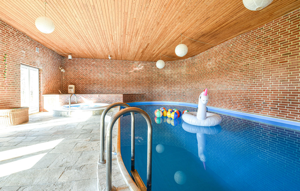 Semesterhus - Holstebro , Danmark - B5077 12