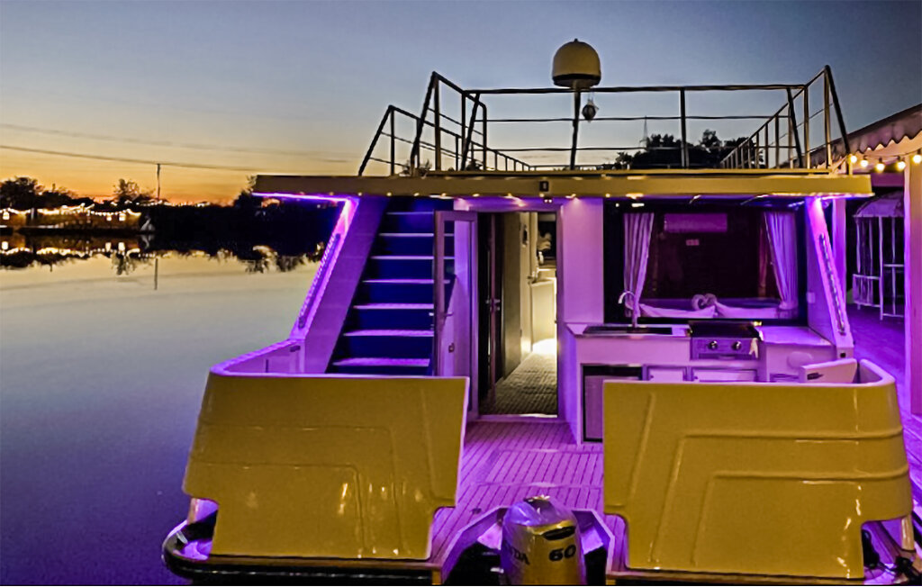 Husbåt/Hus på vatten - Kinrooij , Belgien - BLI040 11