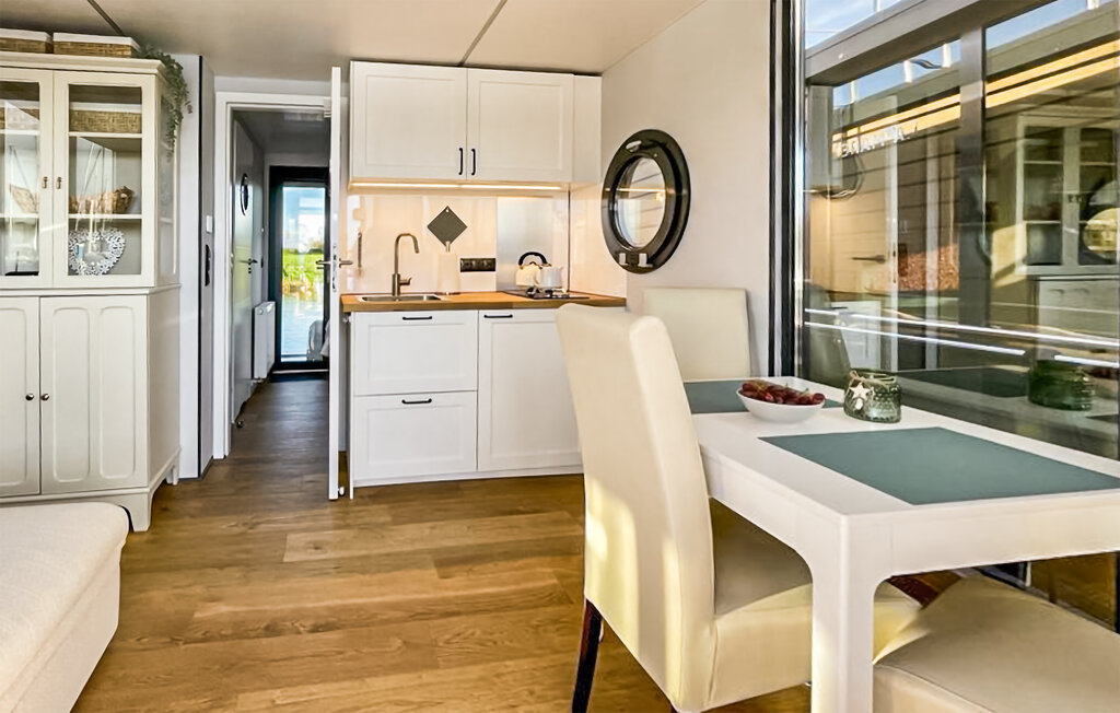 Husbåt/Hus på vatten - Kinrooij , Belgien - BLI045 5