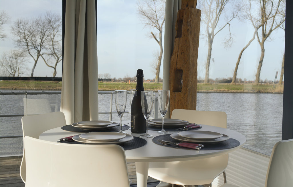 Husbåd - Nieuwpoort , Belgien - BVA330 11