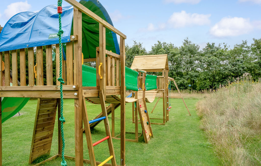 Jungle gym villa online climbing frame