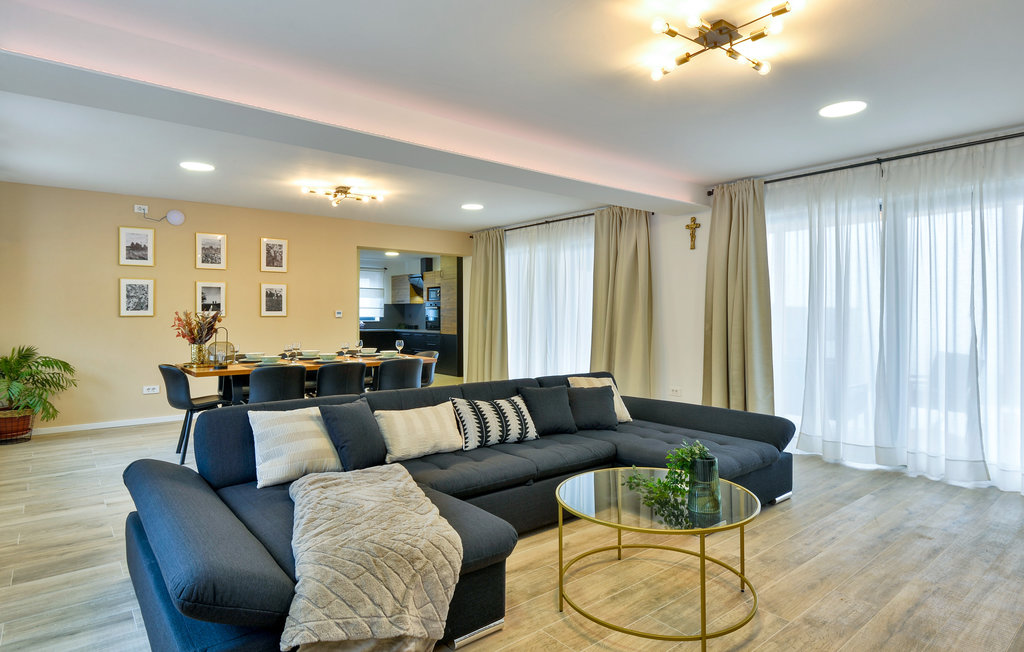 Feriehus - Zagreb-Klostar Ivanic , Kroatia - CCC350 2