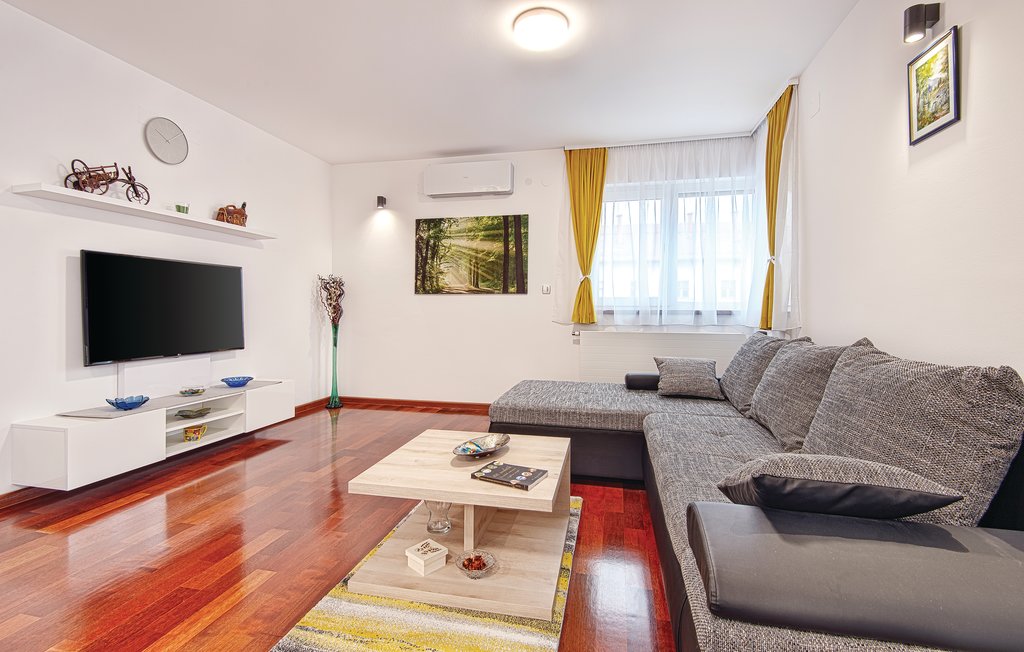 Feriehus - Varazdin , Kroatia - CCC067 9