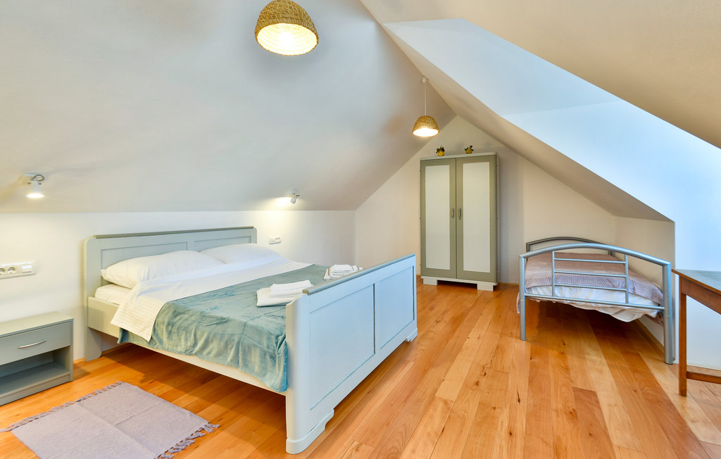 Semesterhus - Zagreb-Breznicki Hum , Kroatien - CCC315 9