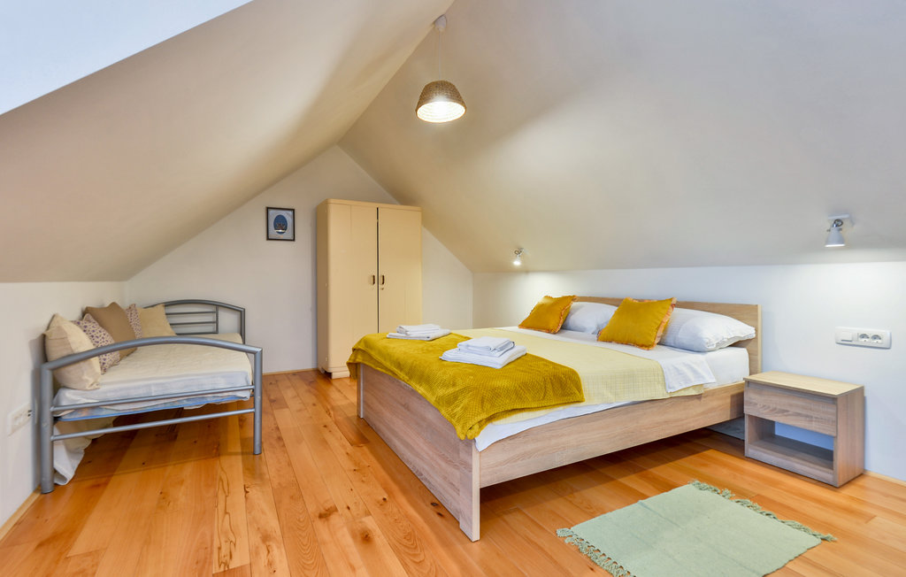 Semesterhus - Zagreb-Breznicki Hum , Kroatien - CCC315 35