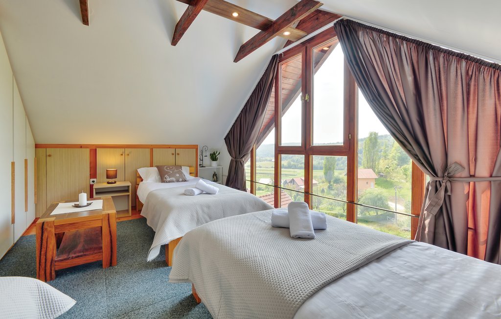 Semesterhus - Trstenik Puscanski , Kroatien - CCC203 27