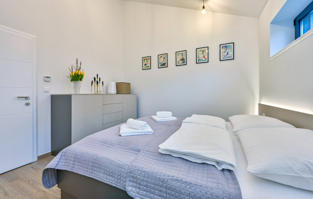 Semesterhus - Zagreb - Dugo Selo , Kroatien - CCC290 28