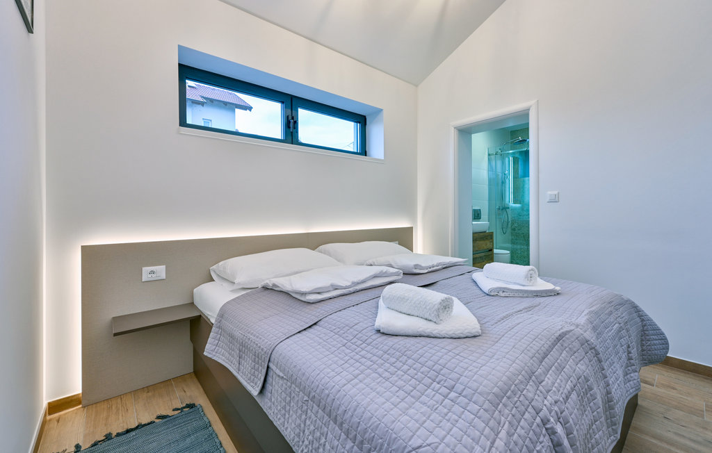 Semesterhus - Zagreb - Dugo Selo , Kroatien - CCC290 26