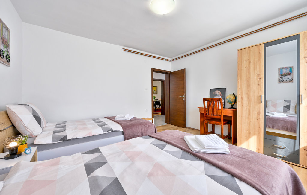 Semesterhus - Varazdin-Trnovec Bartolovecki , Kroatien - CCC336 21