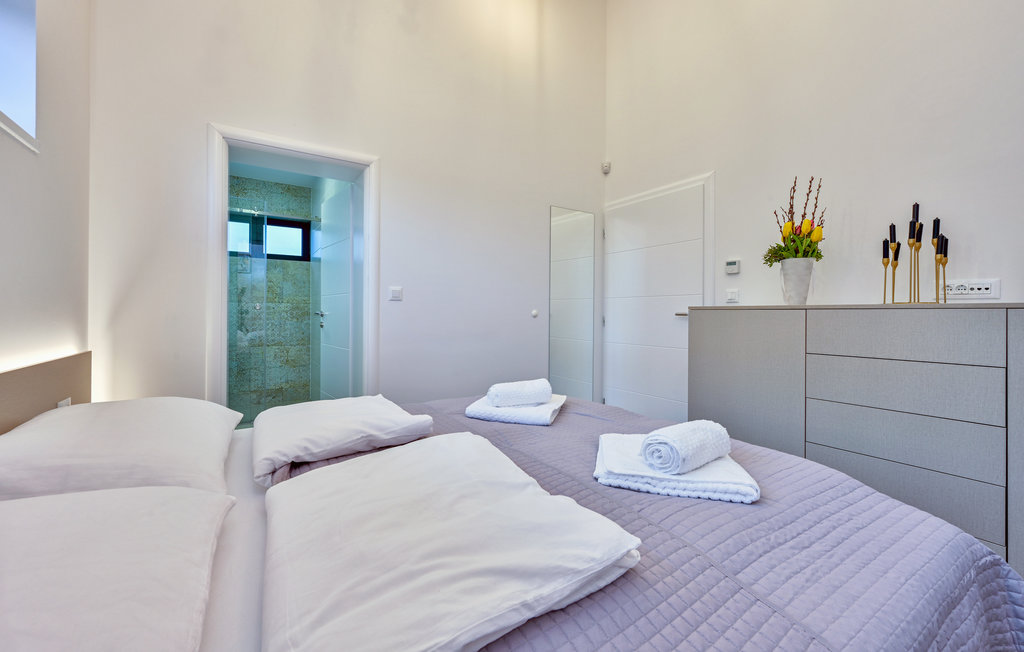 Semesterhus - Zagreb - Dugo Selo , Kroatien - CCC290 27