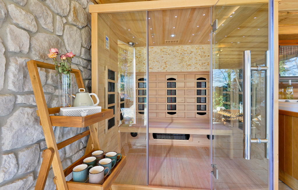 Semesterhus - Varazdin-Trakoscan , Kroatien - CCC156 40