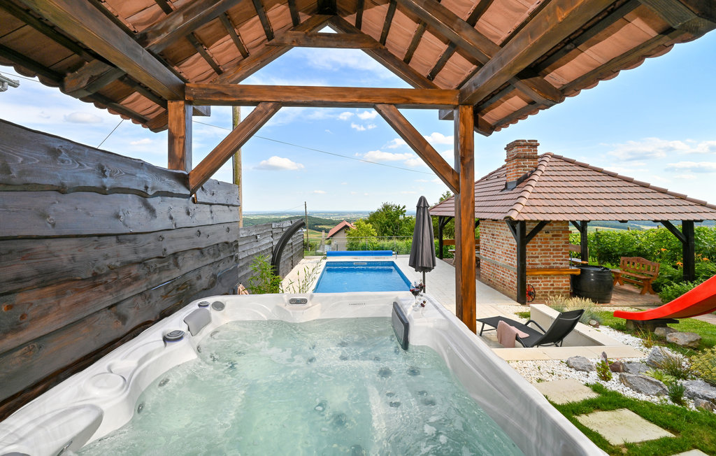 Semesterhus - Krizevci-Kalnik , Kroatien - CCC201 1