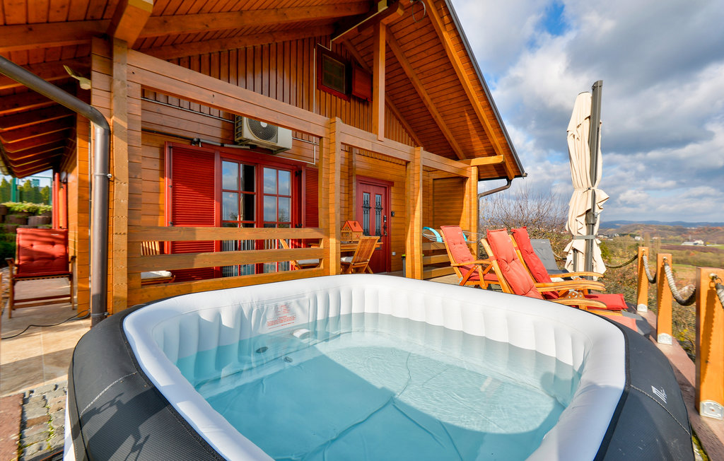 Semesterhus - Zagreb-Paruzevina , Kroatien - CCC323 12