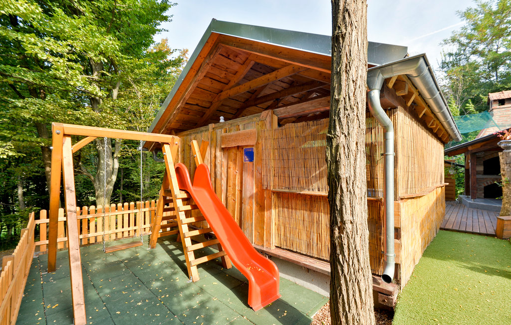 Semesterhus - Varazdin-Krizanec , Kroatien - CCC172 17