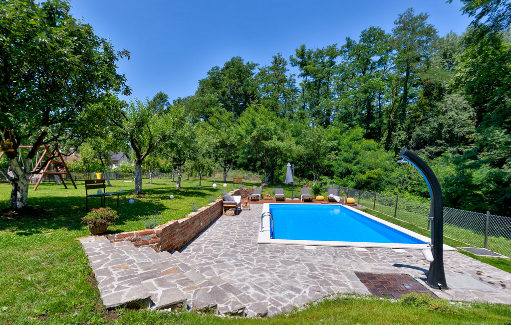 Semesterhus - Zagreb-Kupljenovo , Kroatien - CCC208 11