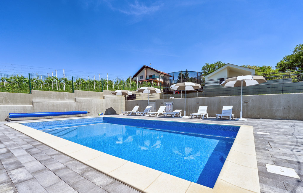 Semesterhus - Zagreb - Dugo Selo , Kroatien - CCC290 12