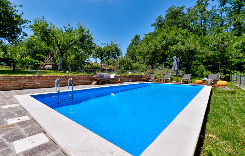 Semesterhus - Zagreb-Kupljenovo , Kroatien - CCC208 10