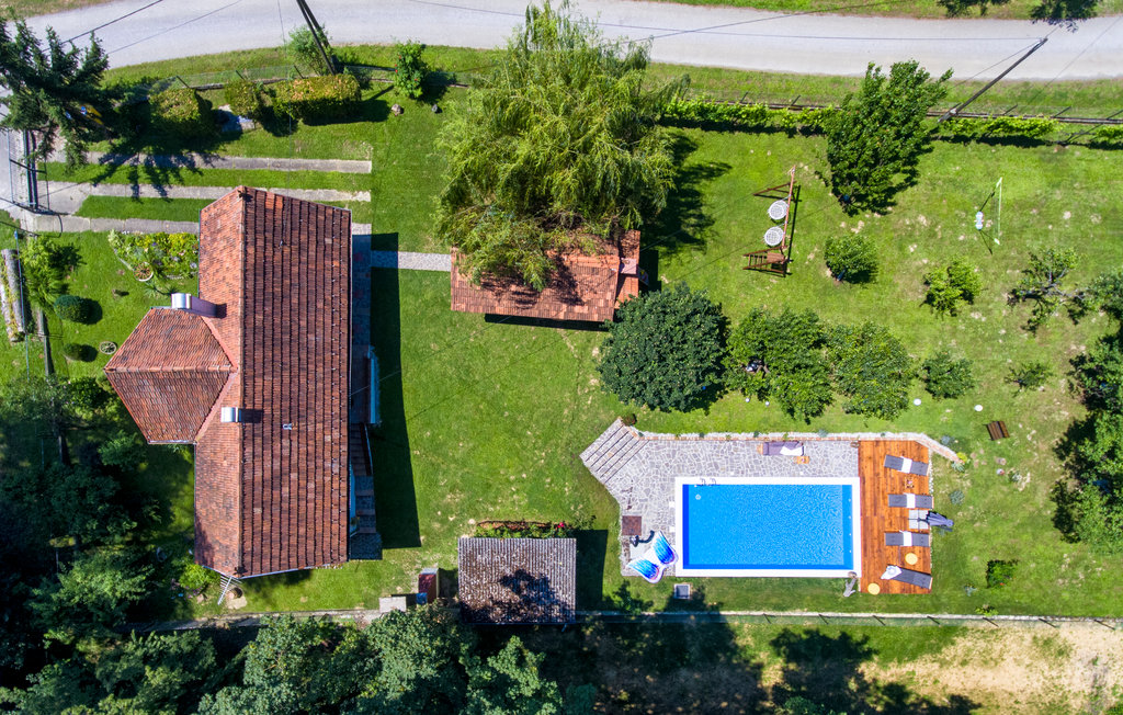 Semesterhus - Zagreb-Kupljenovo , Kroatien - CCC208 17