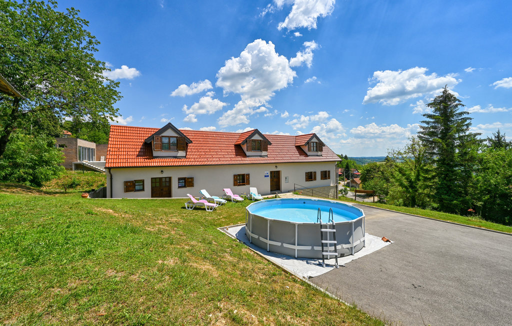 Semesterhus - Zagreb-Breznicki Hum , Kroatien - CCC315 12