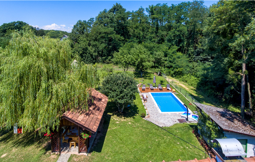 Semesterhus - Zagreb-Kupljenovo , Kroatien - CCC208 16