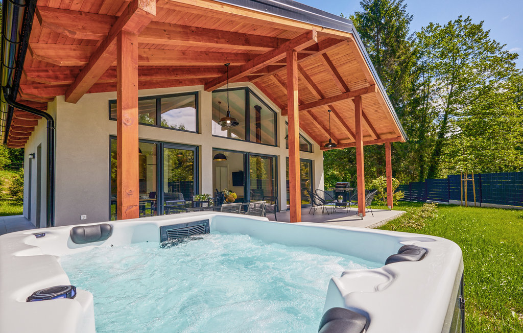 Feriehuse - Trakoscan , Kroatien - CCC435 2