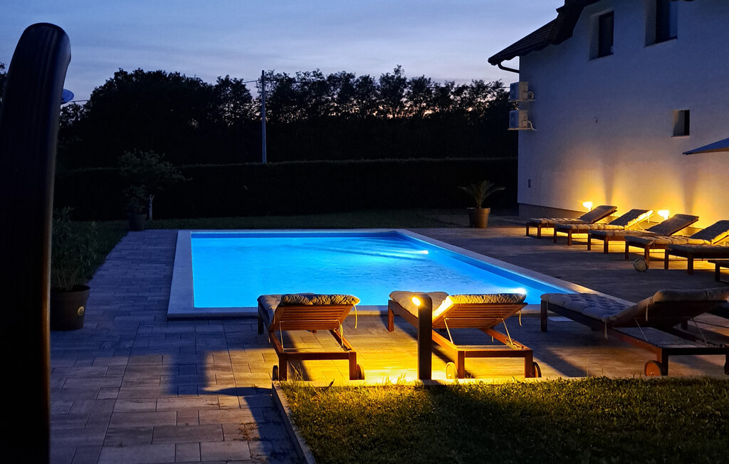 Semesterhus - Zagreb-Lasinja , Kroatien - CCC199 17