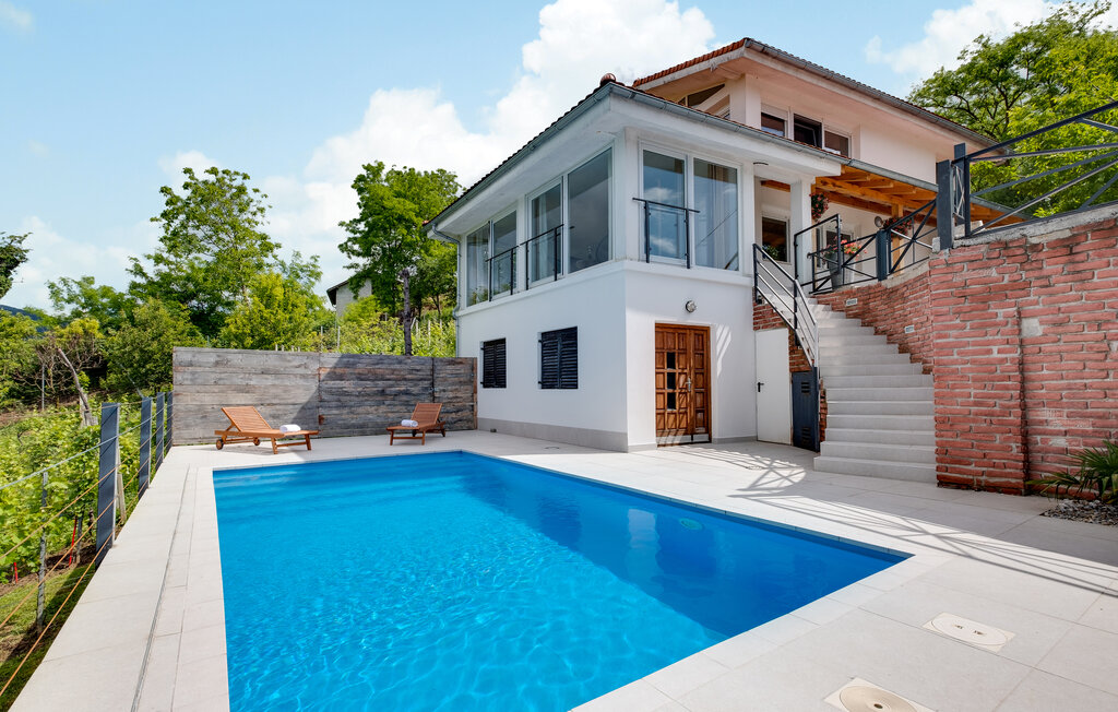 Feriehus - Jastrebarsko-Donja Reka , Kroatia - CCC313 1