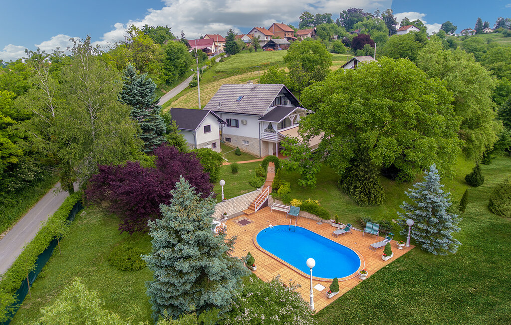 Feriehus - Varazdin-Seketin , Kroatia - CCC130 1