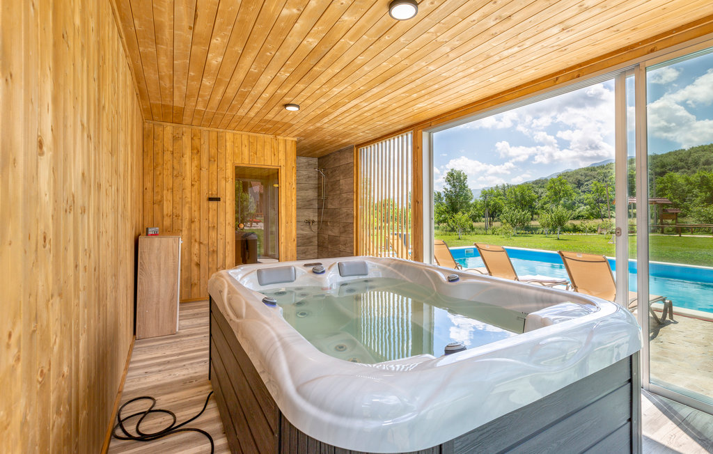 Feriehuse - Gospic-Trnovac , Kroatien - CCL075 2