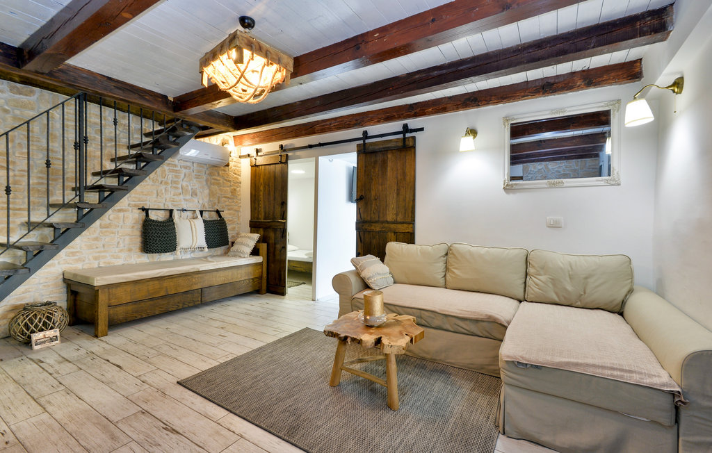 Semesterhus - Karlovac-Zadobarje , Kroatien - CCL102 17