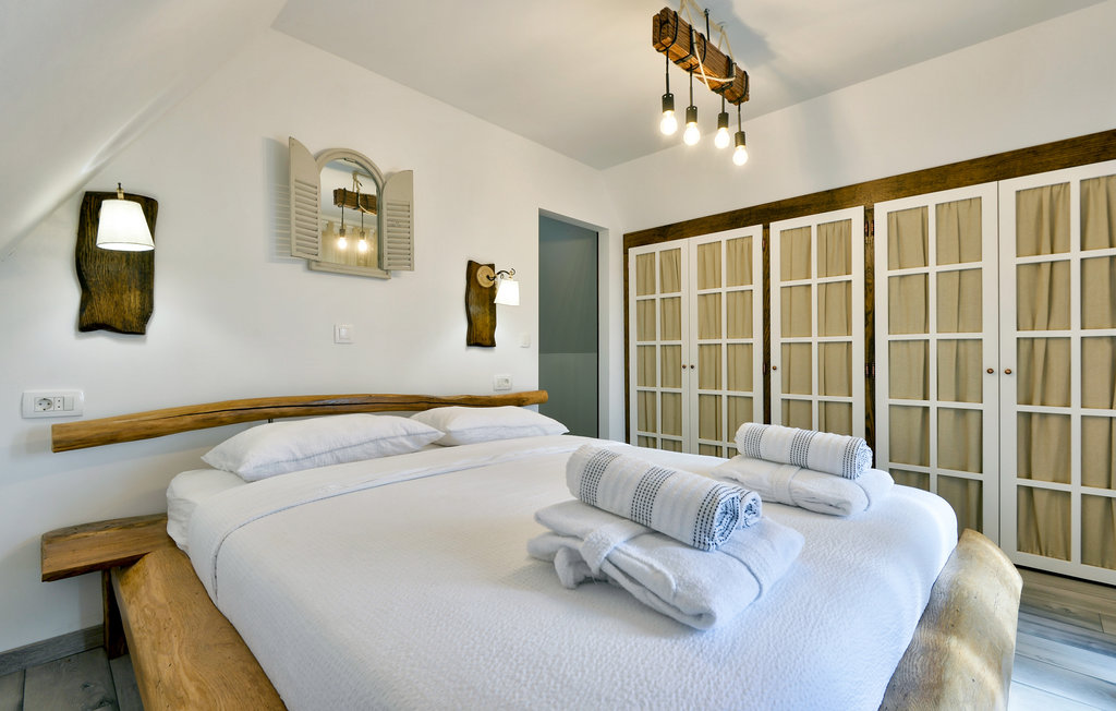 Semesterhus - Karlovac-Zadobarje , Kroatien - CCL102 21