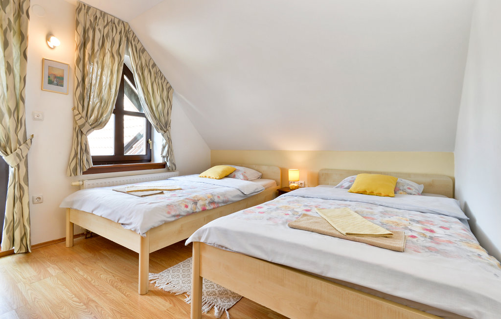 Feriehuse - Karlovac-Krasic , Kroatien - CCL048 41