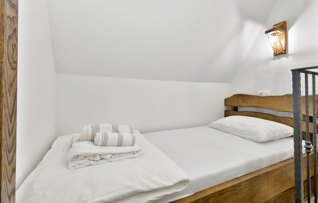 Semesterhus - Karlovac-Zadobarje , Kroatien - CCL102 25