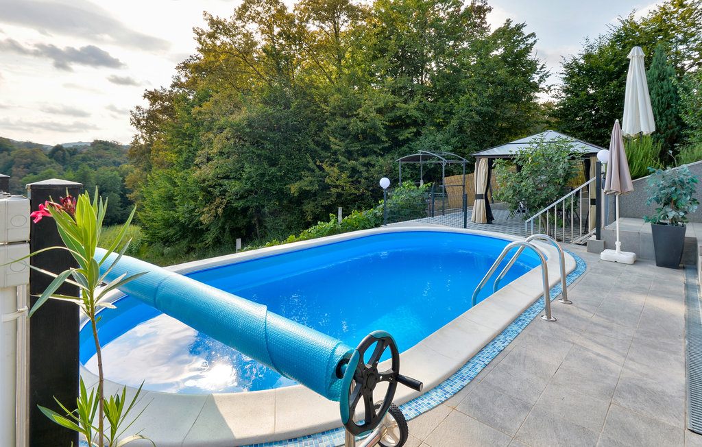 Feriehuse - Karlovac-Zadoborje , Kroatien - CCL093 2