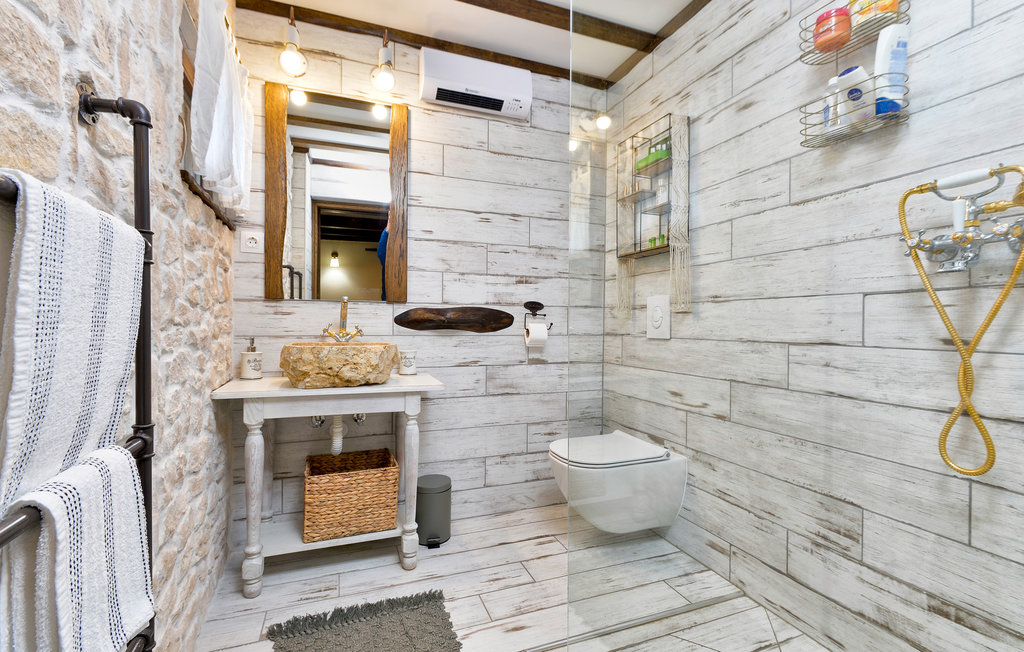 Semesterhus - Karlovac-Zadobarje , Kroatien - CCL102 26