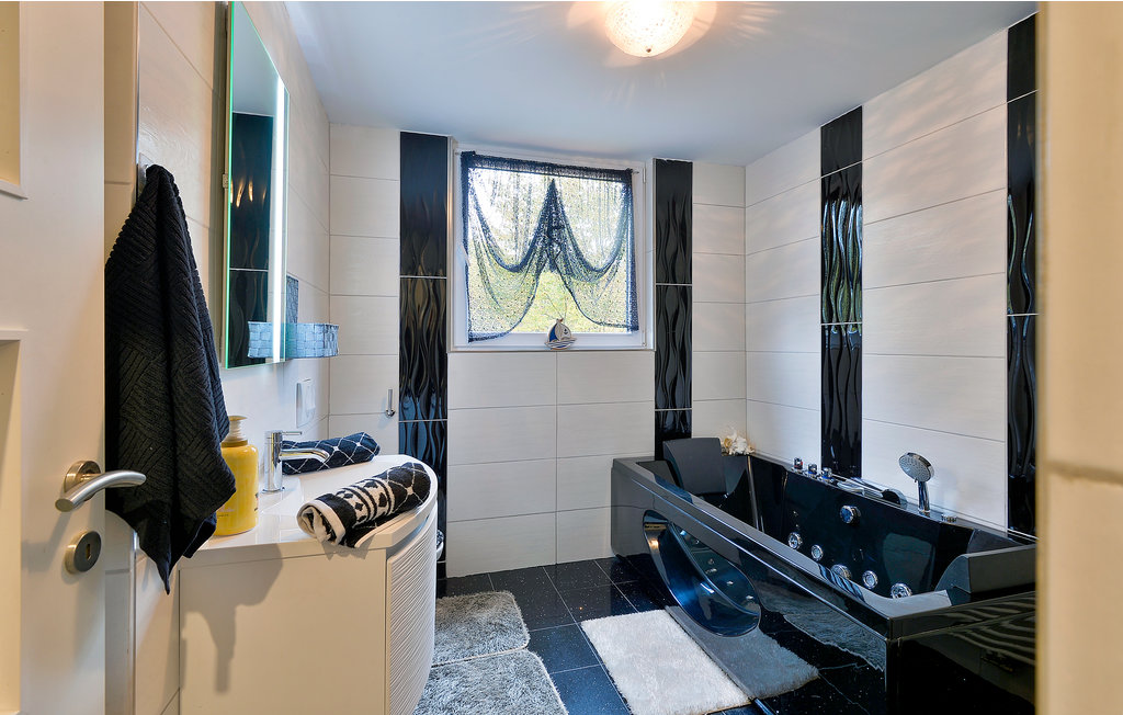 Feriehuse - Karlovac-Zadoborje , Kroatien - CCL093 45