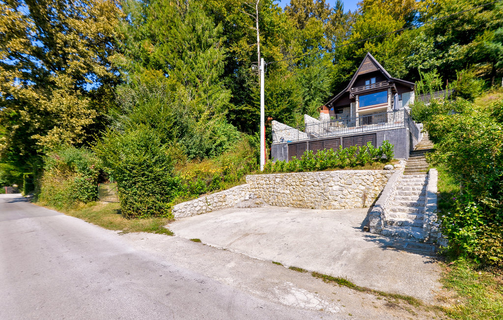 Semesterhus - Karlovac-Zadobarje , Kroatien - CCL102 11