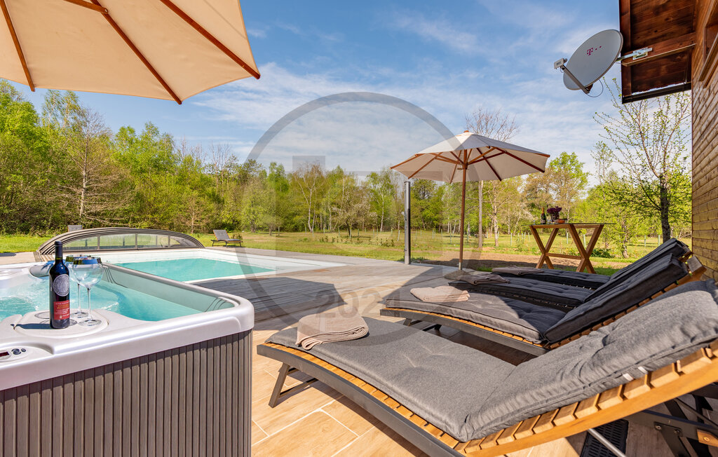 Kuća-za-odmor - Gospic-Brezik , Hrvatska - CCL205 2