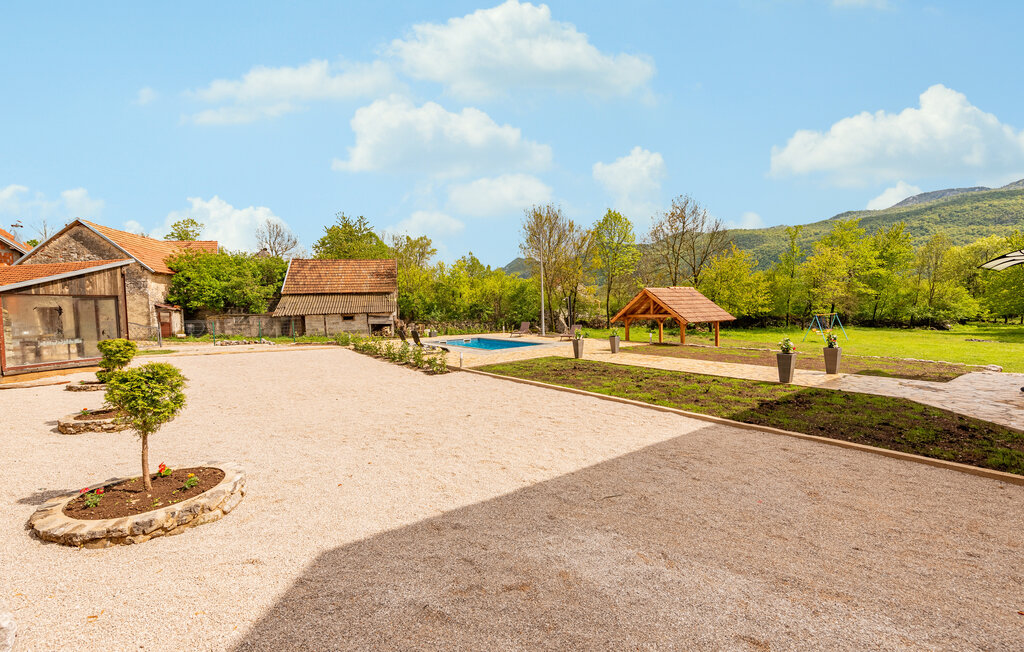 Kuća-za-odmor - Lika - Gracac , Hrvatska - CCL311 17