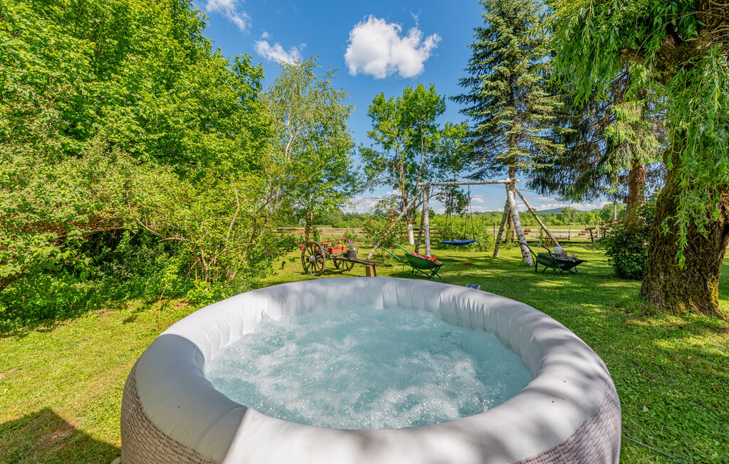 Kuća-za-odmor - Gospic-Brezik , Hrvatska - CCL181 2