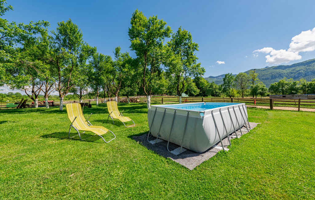 Kuća-za-odmor - Gospic-Brezik , Hrvatska - CCL181 1