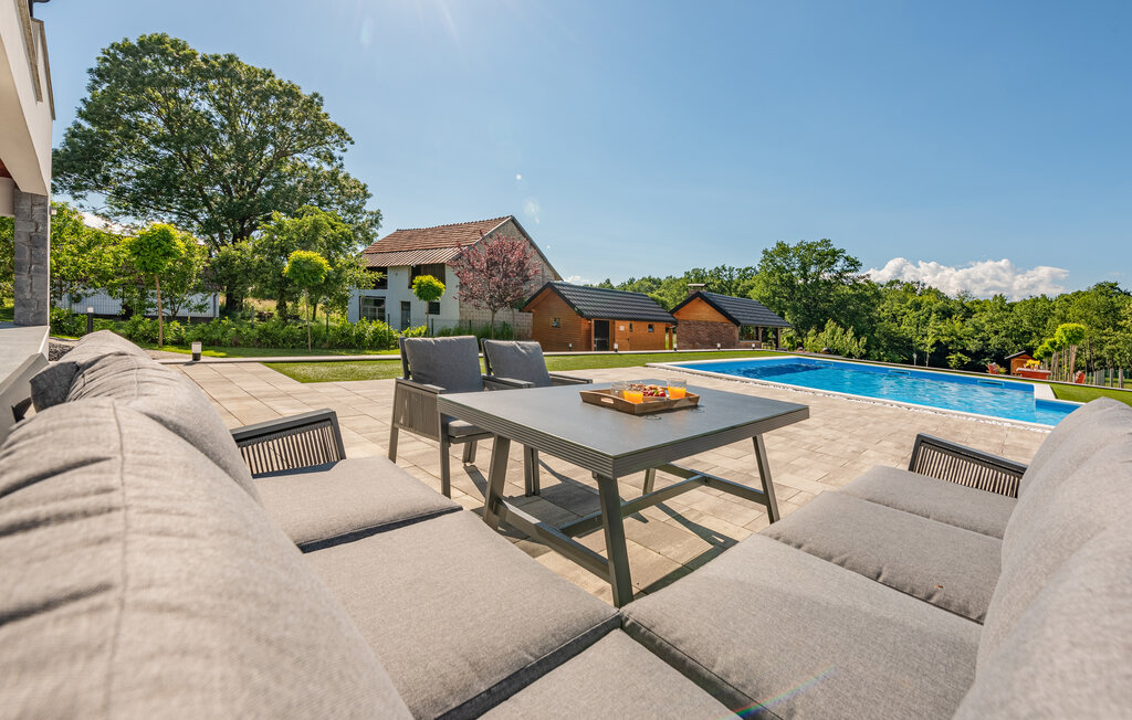 Ferienhaus - Gospic , Kroatien - CCL177 2