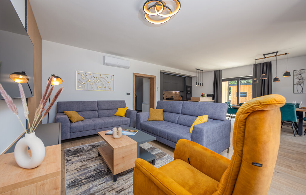 Kuća-za-odmor - Gospic-Rizvanusa , Hrvatska - CCL207 5