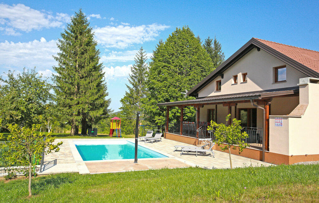 Kuća-za-odmor - Ogulin-Jezero Sabljaci , Hrvatska - CCL323 1