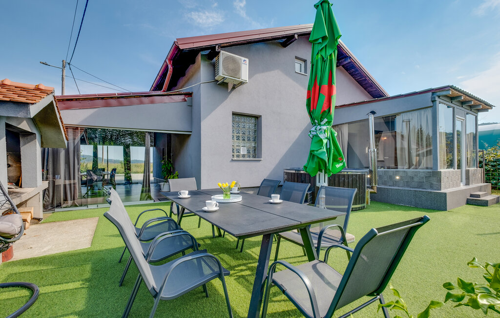 Kuća-za-odmor - Karlovac - Ladvenjak , Hrvatska - CCL322 1