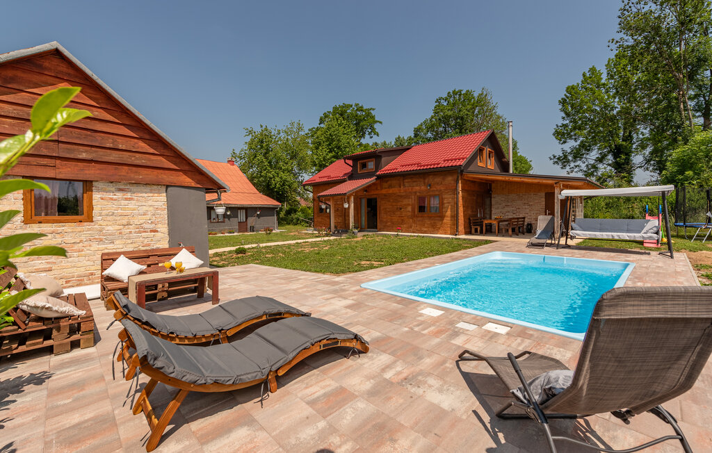 Kuća-za-odmor - Gospic - Licki Novi , Hrvatska - CCL321 1