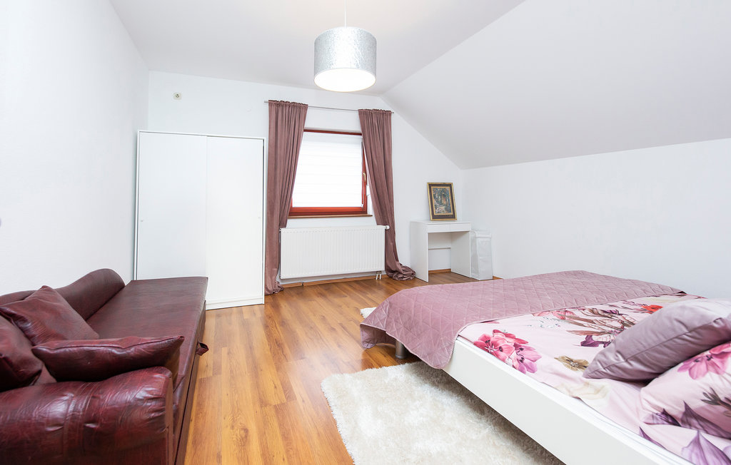 Semesterhus - Pozega-Velika , Kroatien - CCS065 23