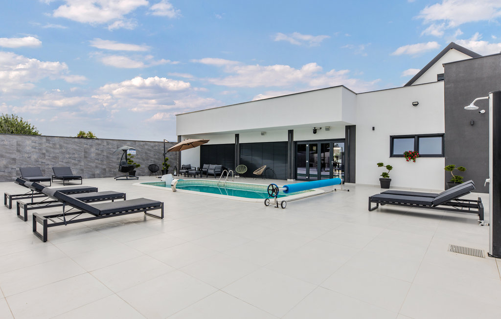 Feriehus - Osijek-Koritna , Kroatia - CCS100 12