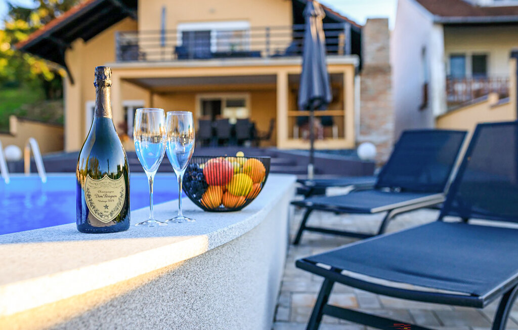 Semesterhus - Osijek - Aljmas , Kroatien - CCS108 8